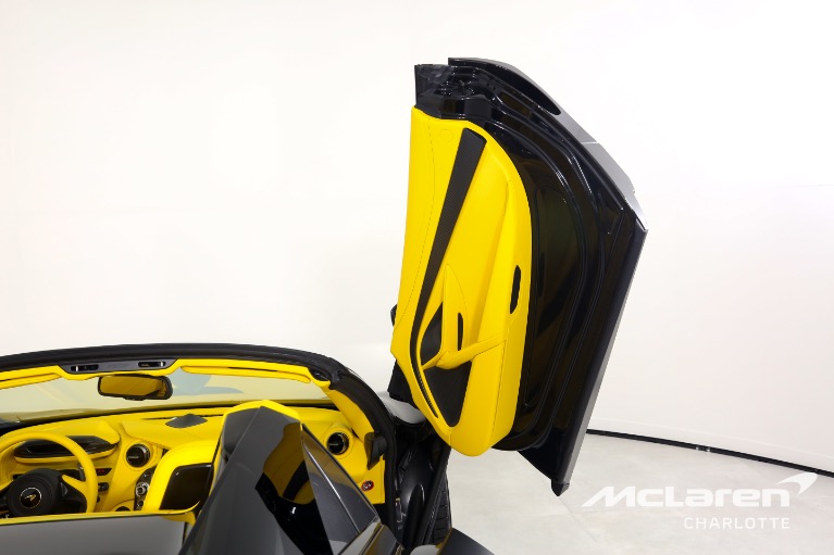 Used-2022-McLaren-720S-Spider-Performance