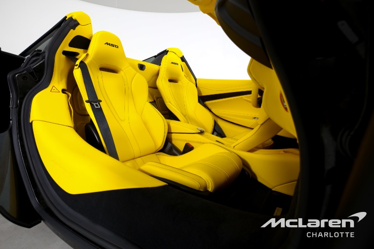 Used-2022-McLaren-720S-Spider-Performance