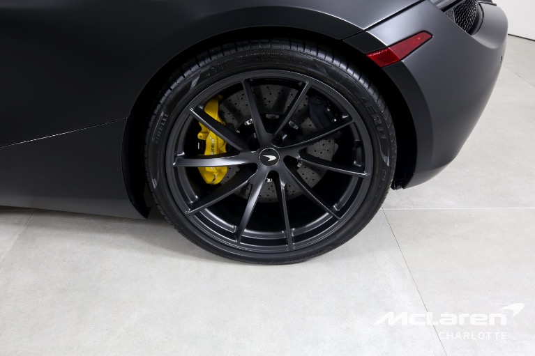 Used-2022-McLaren-720S-Spider-Performance