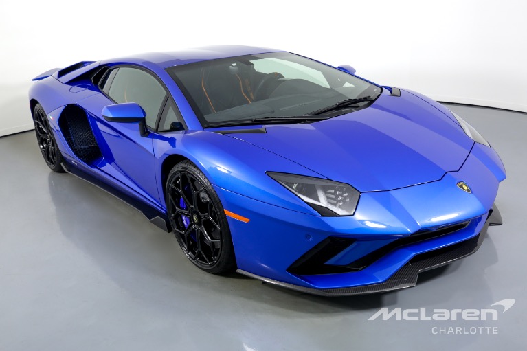 Used-2022-LAMBORGHINI-AVENTADOR-ULTIMAE