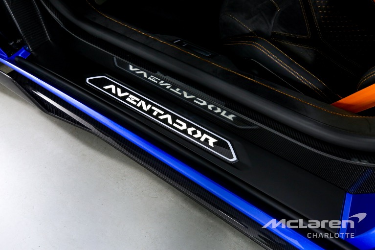 Used-2022-LAMBORGHINI-AVENTADOR-ULTIMAE