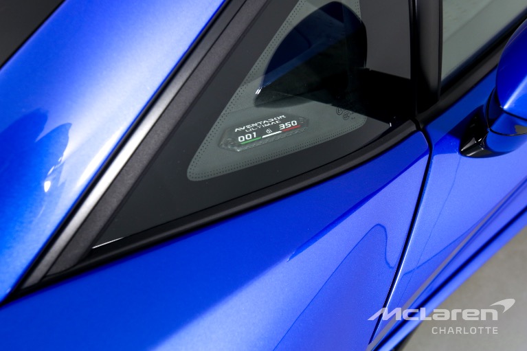 Used-2022-LAMBORGHINI-AVENTADOR-ULTIMAE