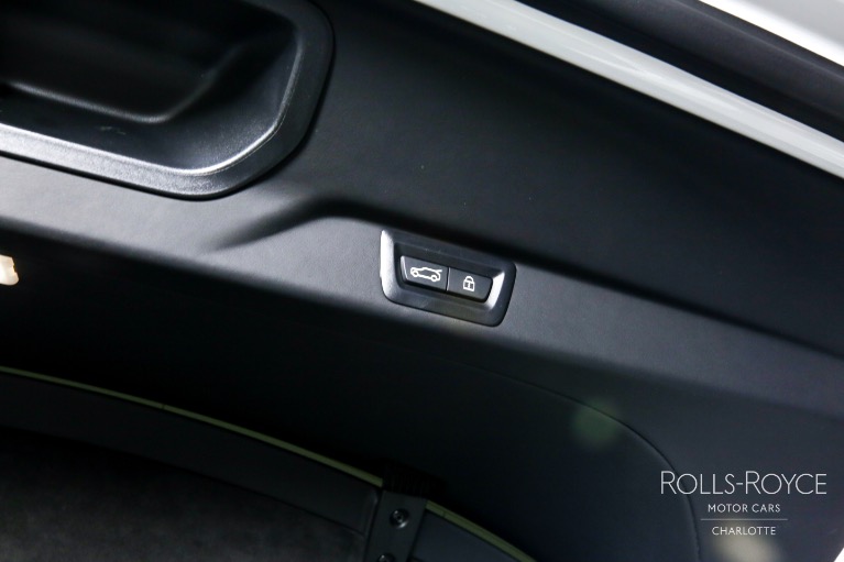 Used-2022-Rolls-Royce-Black-Badge-Cullinan-Black-Badge