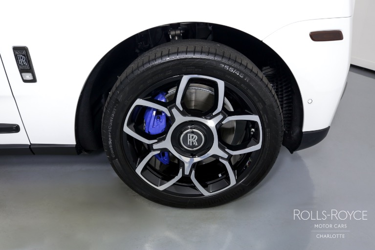 Used-2022-Rolls-Royce-Black-Badge-Cullinan-Black-Badge