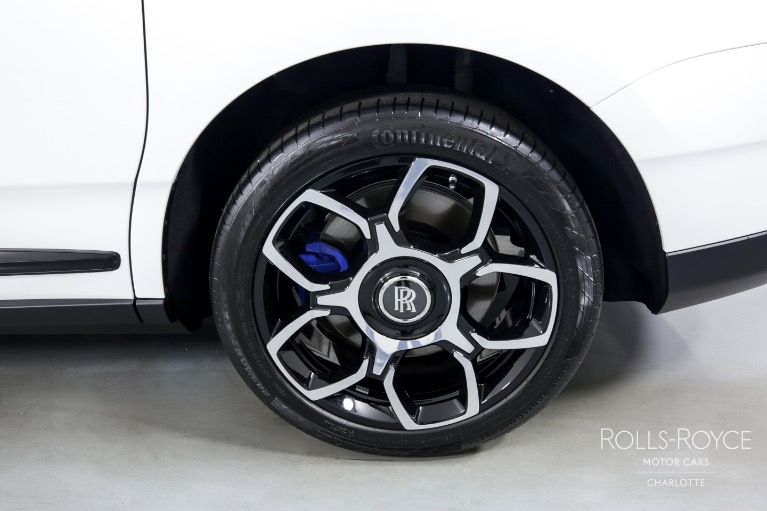 Used-2022-Rolls-Royce-Black-Badge-Cullinan-Black-Badge