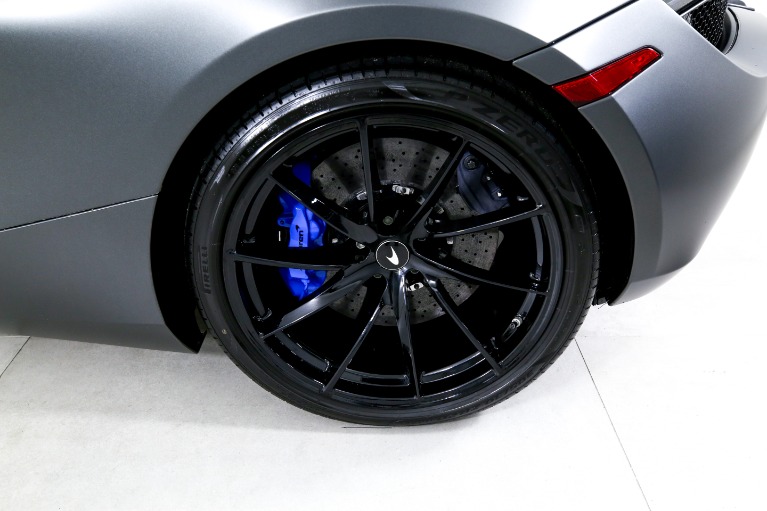 Used-2022-McLaren-720S-Spider-Performance