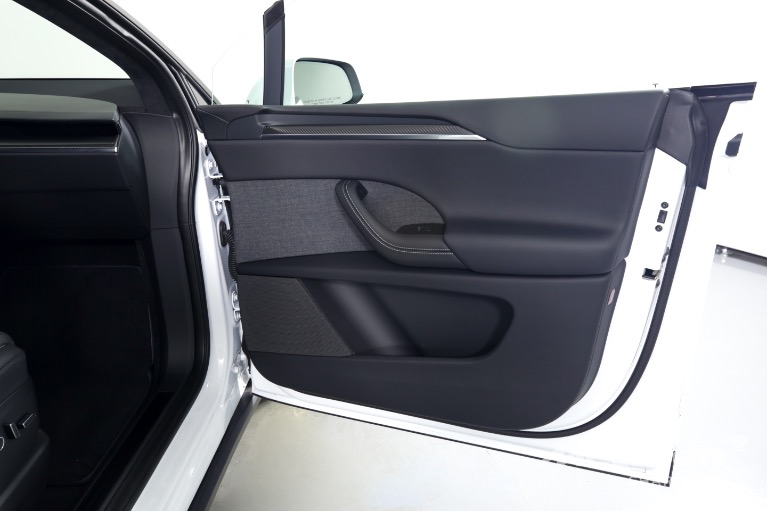 Used-2022-Tesla-Model-X-Plaid