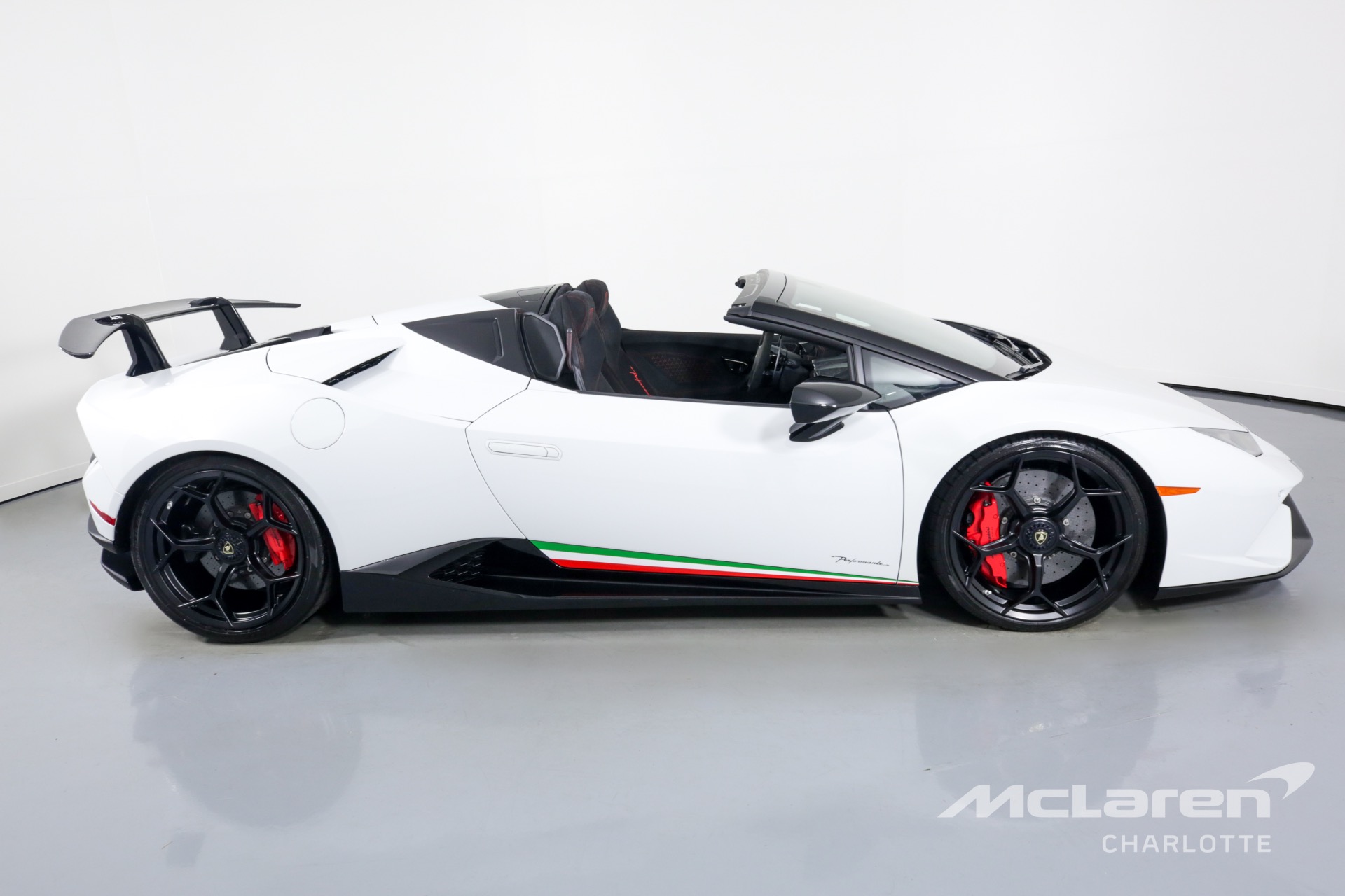 Used 2018 Lamborghini Huracan LP 640-4 Performante Spyder | Charlotte, NC