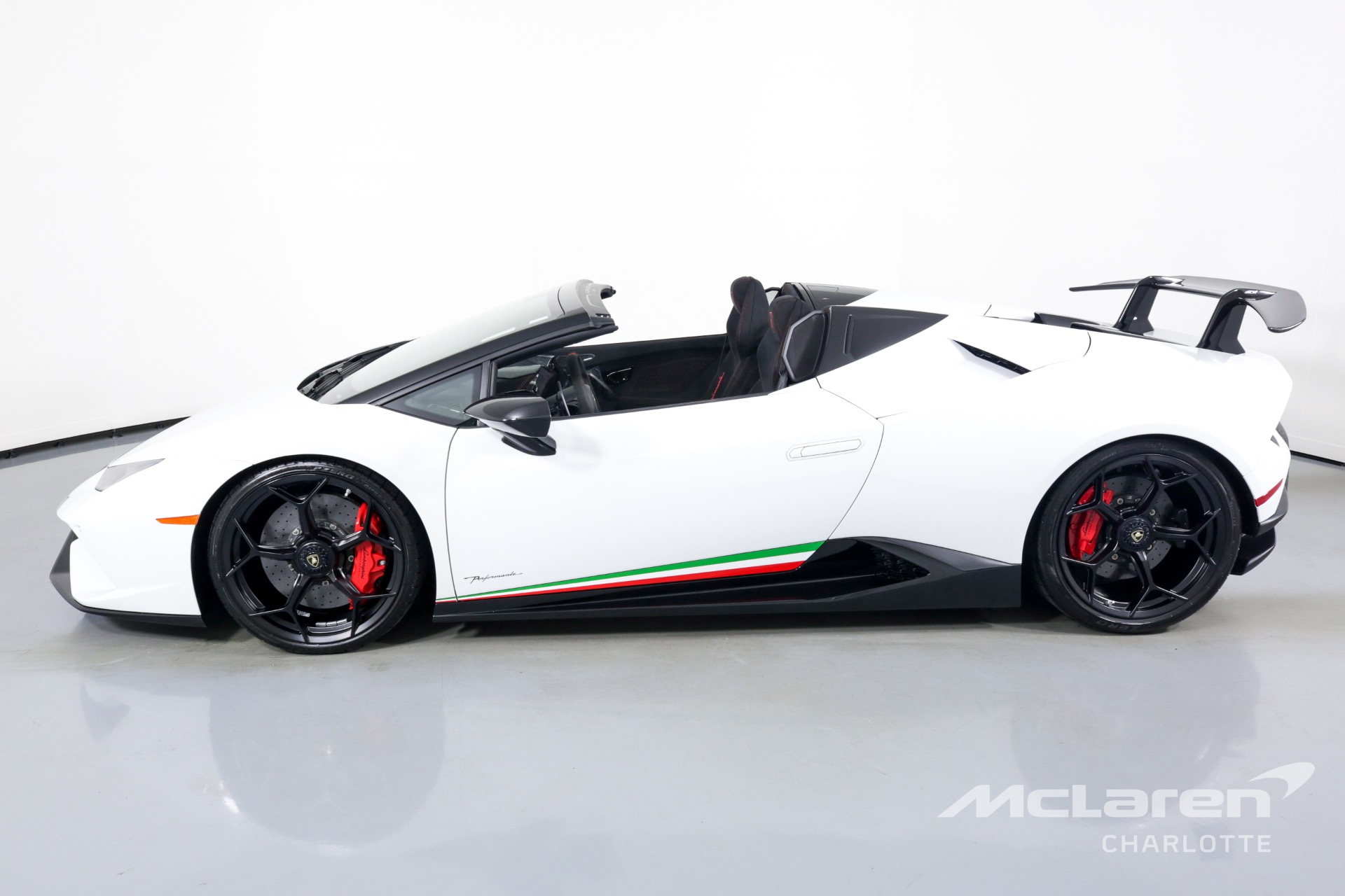 Used 2018 Lamborghini Huracan LP 640-4 Performante Spyder | Charlotte, NC