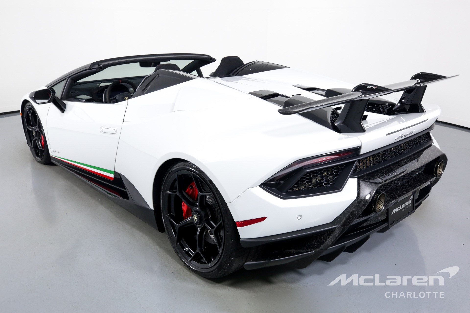 Used 2018 Lamborghini Huracan LP 640-4 Performante Spyder | Charlotte, NC