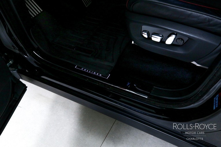 Used-2020-Rolls-Royce-Cullinan-Black-Badge