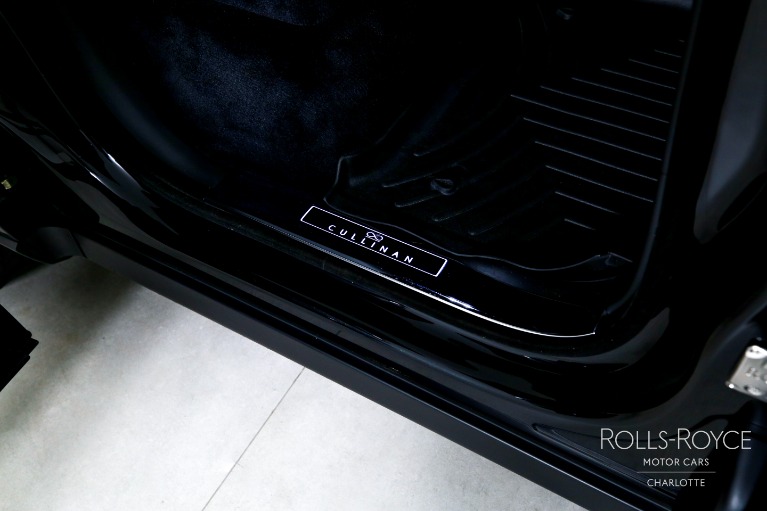 Used-2020-Rolls-Royce-Cullinan-Black-Badge