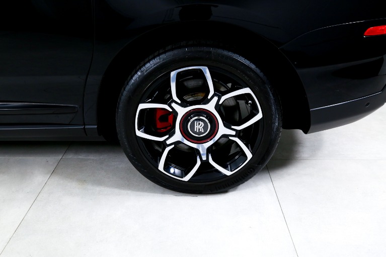 Used-2020-Rolls-Royce-Cullinan-Black-Badge