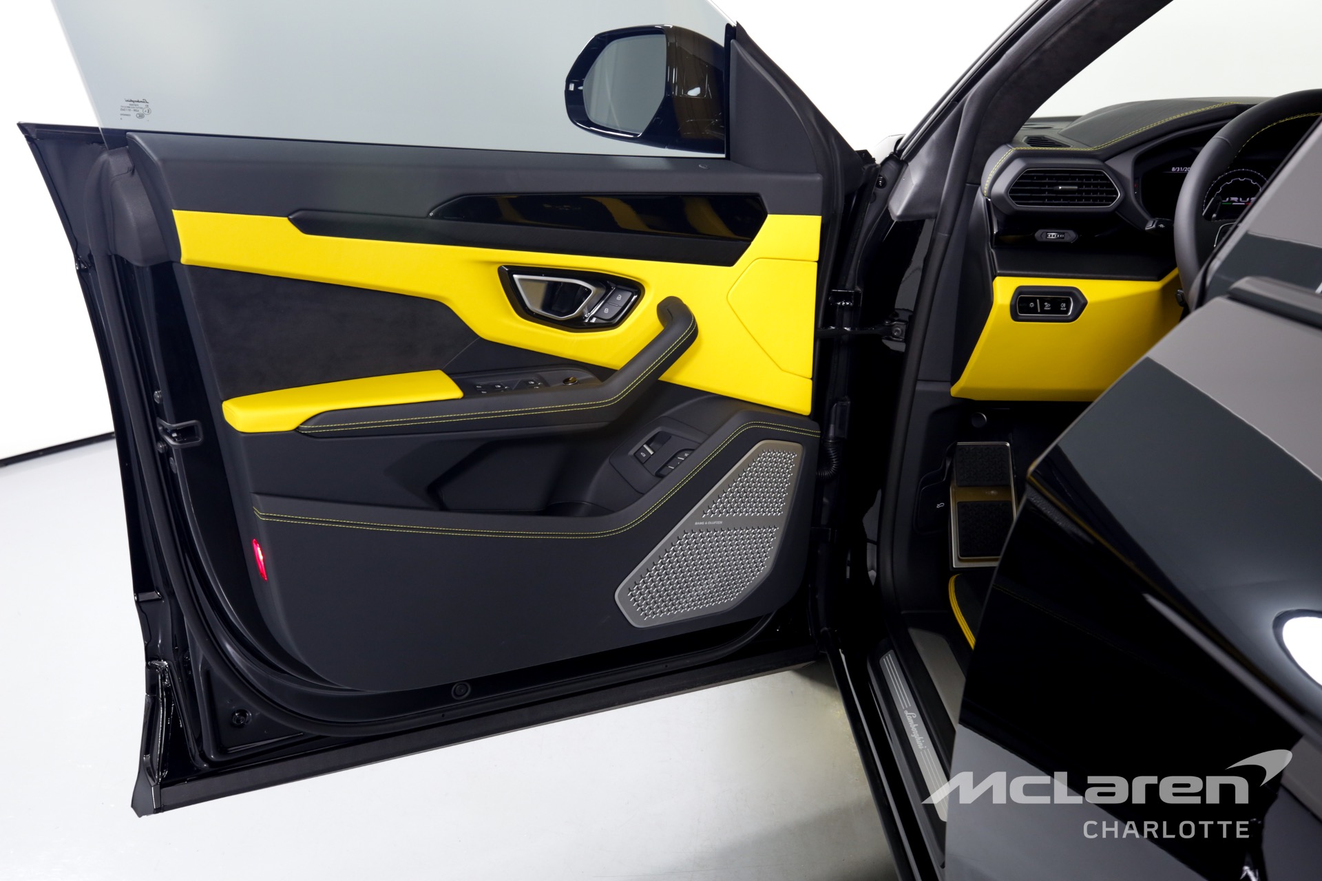 Used 2022 LAMBORGHINI URUS | Charlotte, NC