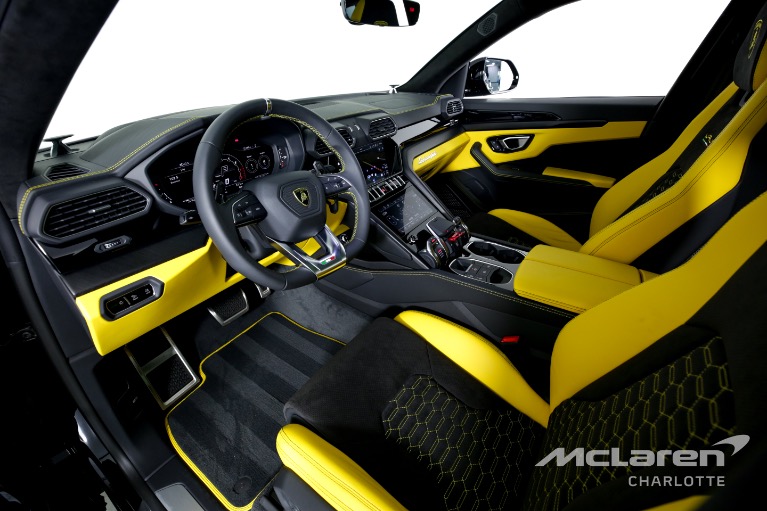 Used-2022-LAMBORGHINI-URUS