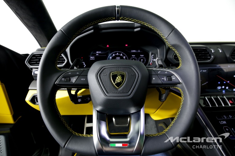 Used-2022-LAMBORGHINI-URUS
