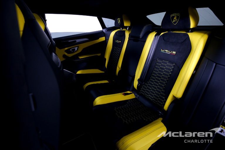 Used-2022-LAMBORGHINI-URUS