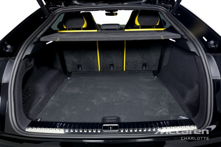 Used-2022-LAMBORGHINI-URUS