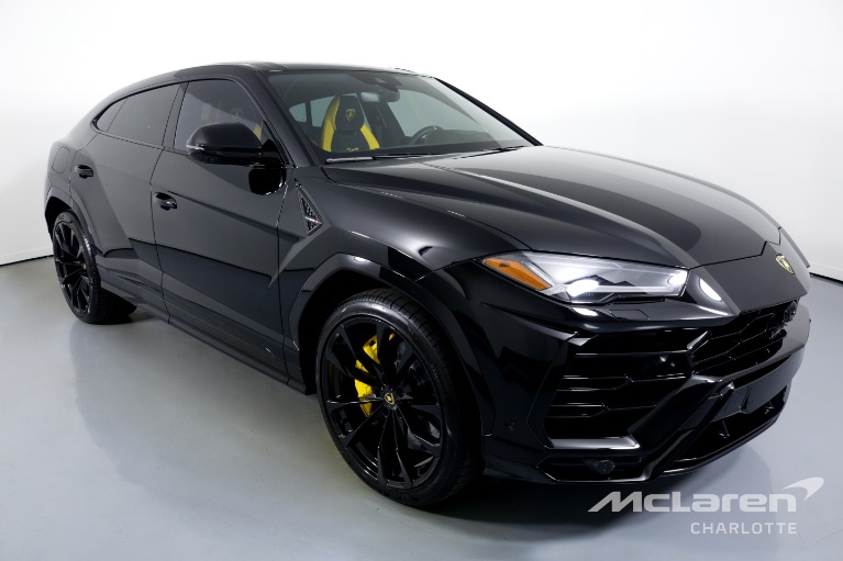 Used-2022-LAMBORGHINI-URUS
