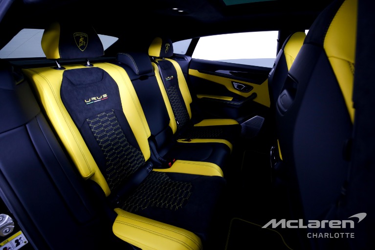 Used-2022-LAMBORGHINI-URUS