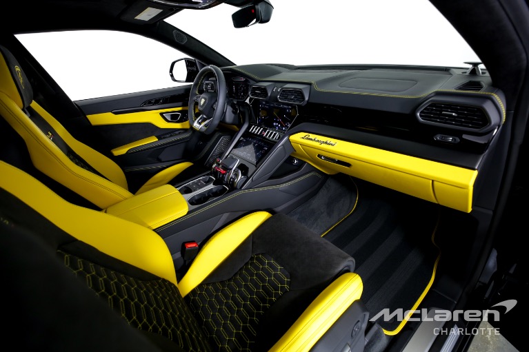 Used-2022-LAMBORGHINI-URUS