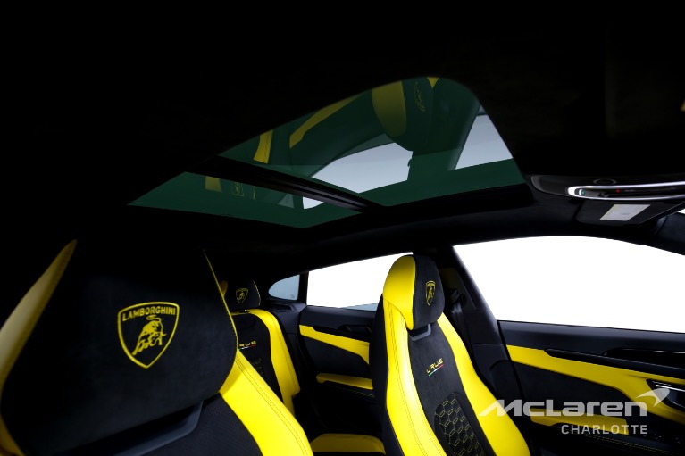Used-2022-LAMBORGHINI-URUS