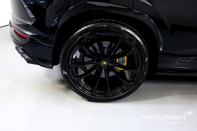 Used-2022-LAMBORGHINI-URUS