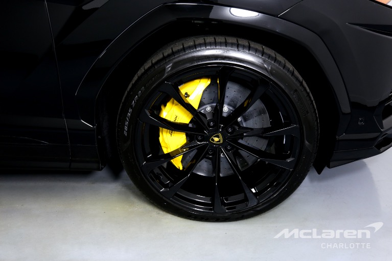 Used-2022-LAMBORGHINI-URUS