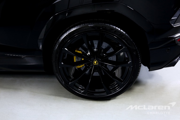 Used-2022-LAMBORGHINI-URUS