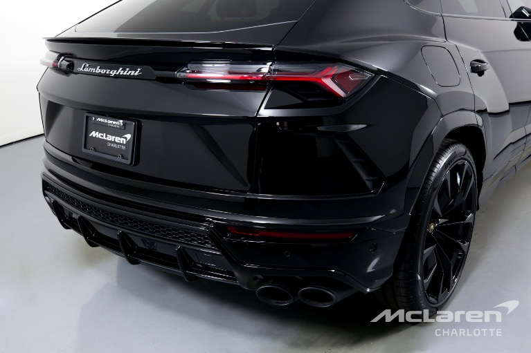 Used-2022-LAMBORGHINI-URUS