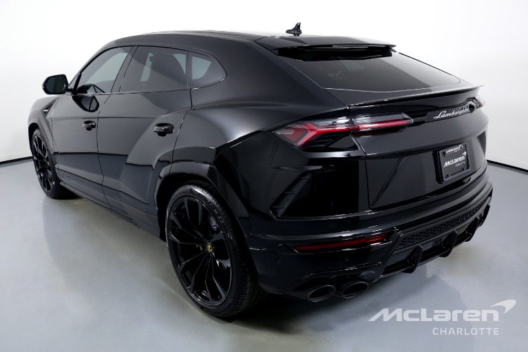 Used-2022-LAMBORGHINI-URUS