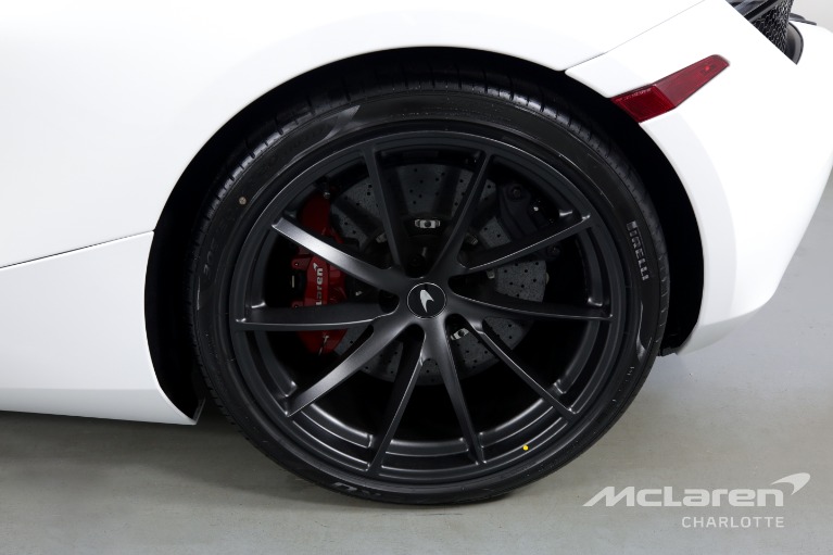 Used-2022-McLaren-720S-Spider-Performance