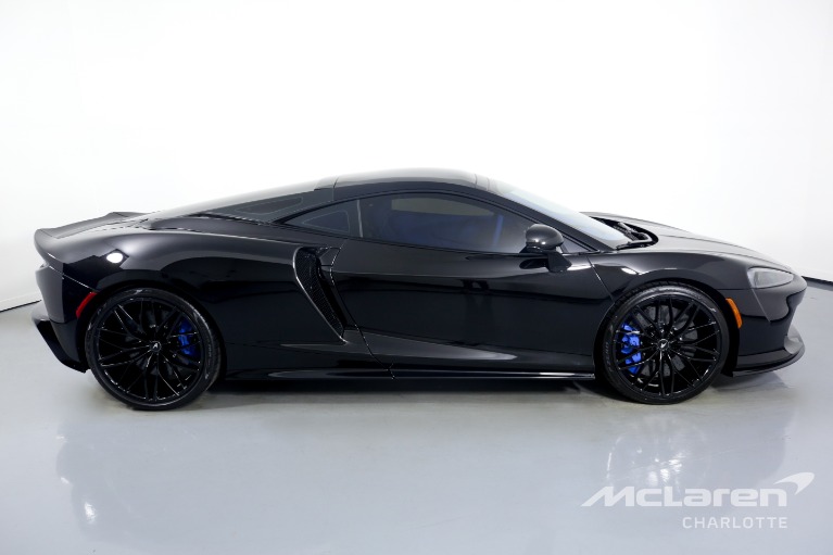 New-2022-McLaren-GT