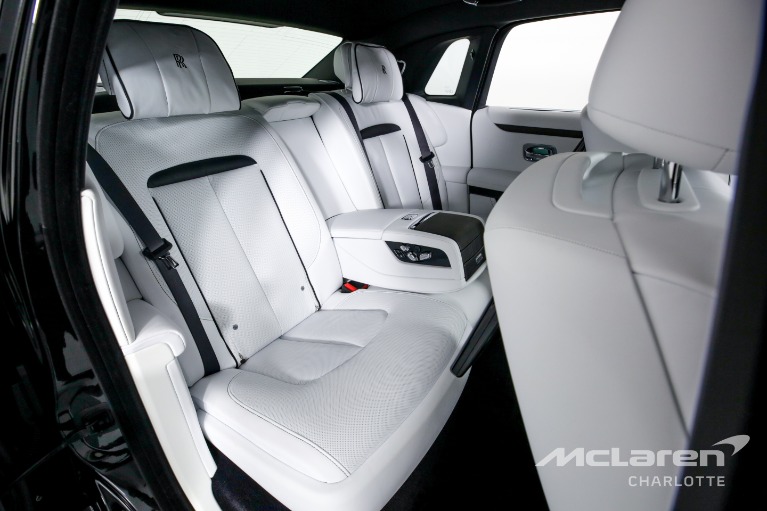 Used-2022-Rolls-Royce-Ghost
