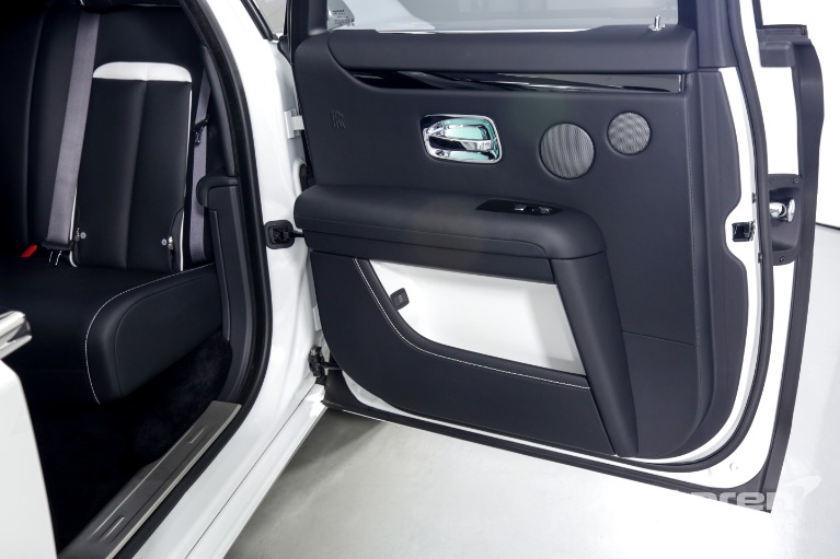 Used-2021-Rolls-Royce-Ghost