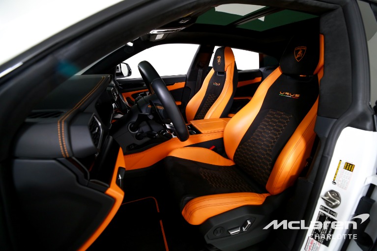 Used-2022-LAMBORGHINI-URUS
