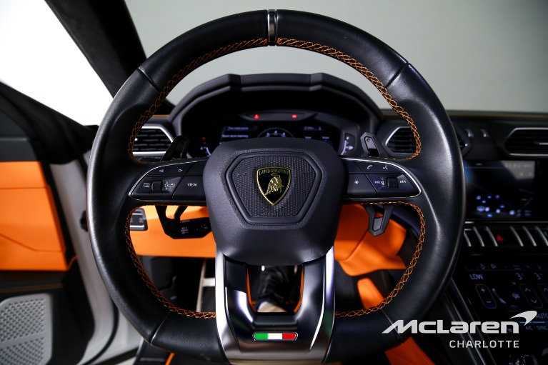 Used-2022-LAMBORGHINI-URUS