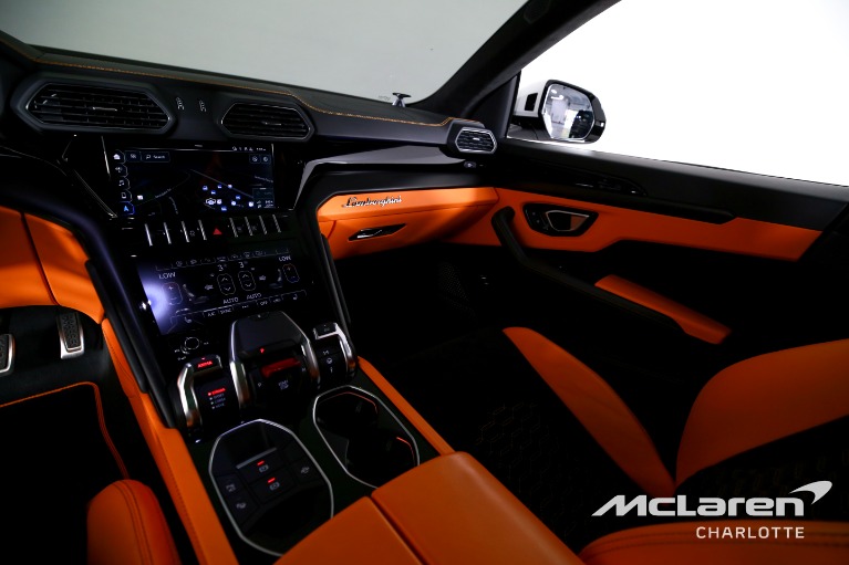 Used-2022-LAMBORGHINI-URUS