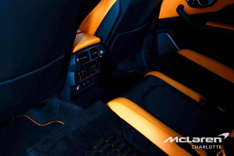 Used-2022-LAMBORGHINI-URUS