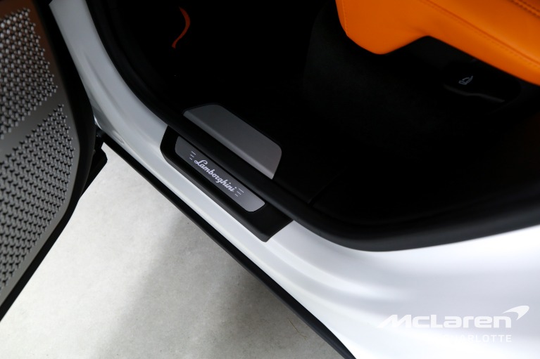 Used-2022-LAMBORGHINI-URUS