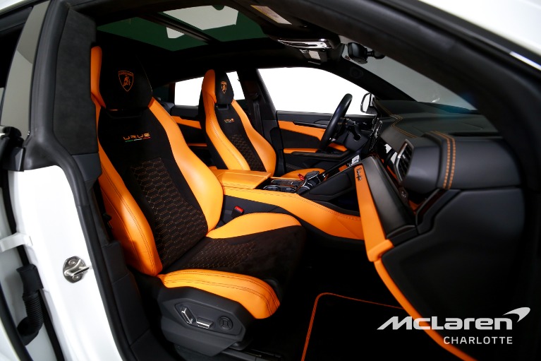 Used-2022-LAMBORGHINI-URUS
