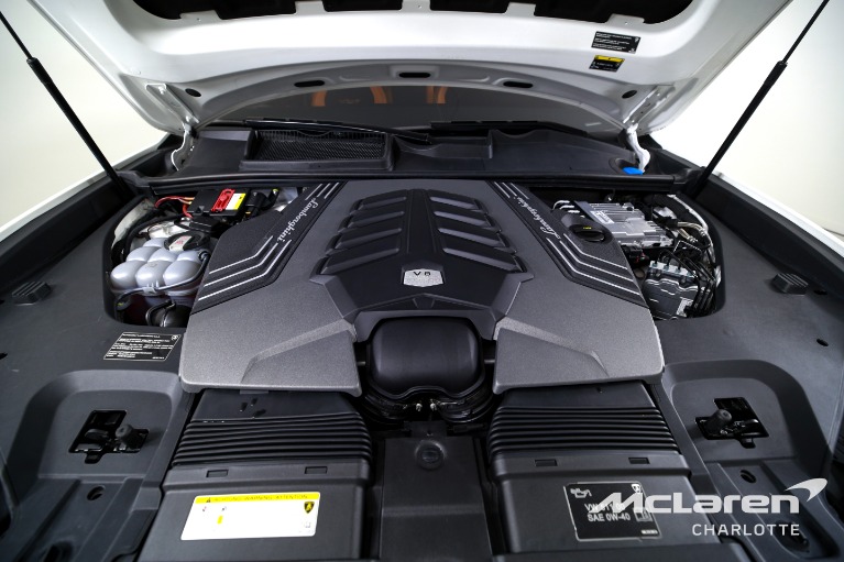 Used-2022-LAMBORGHINI-URUS