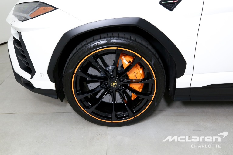 Used-2022-LAMBORGHINI-URUS