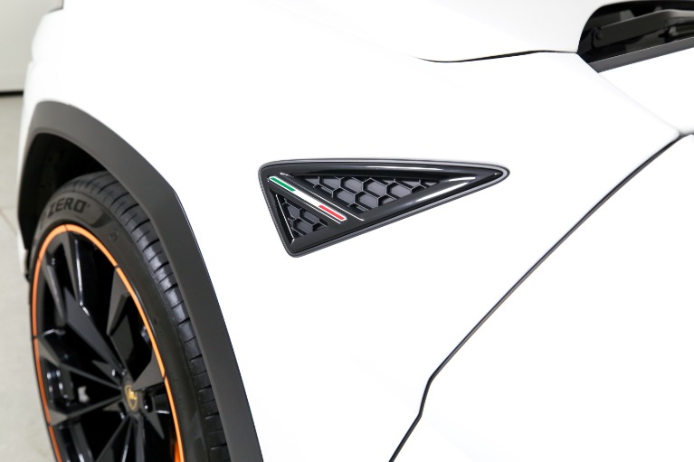 Used-2022-LAMBORGHINI-URUS