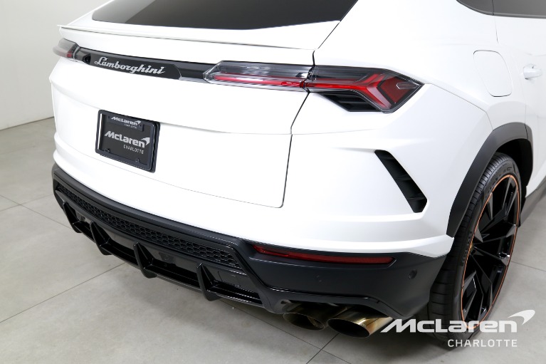 Used-2022-LAMBORGHINI-URUS