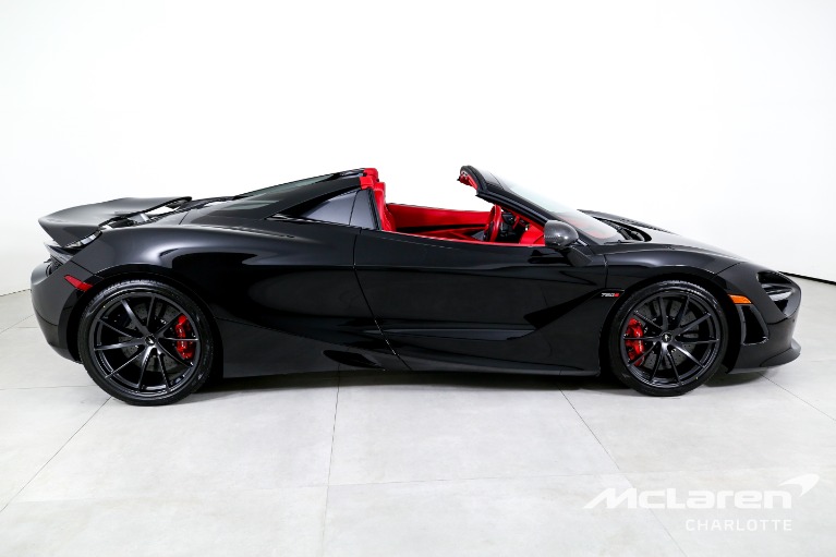Used-2022-McLaren-720S-Spider-Performance