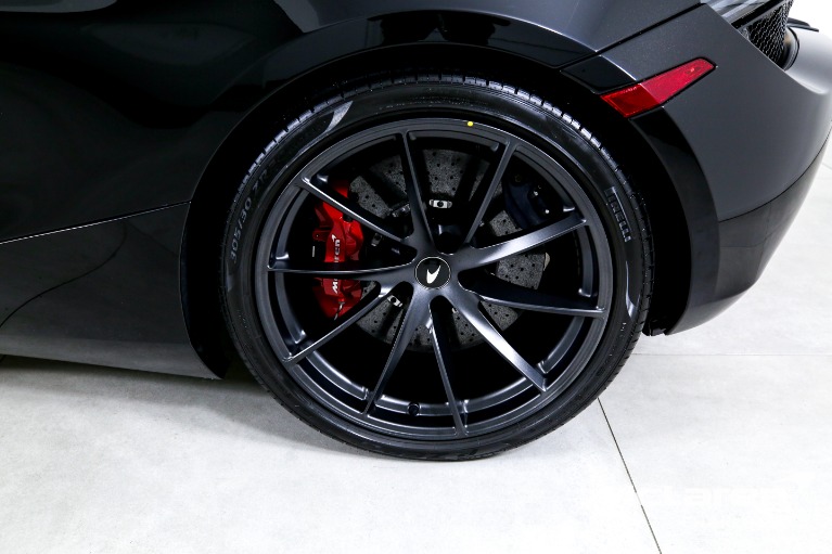 Used-2022-McLaren-720S-Spider-Performance