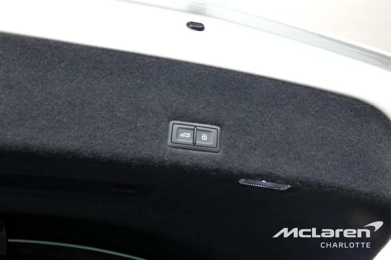 Used-2022-LAMBORGHINI-URUS