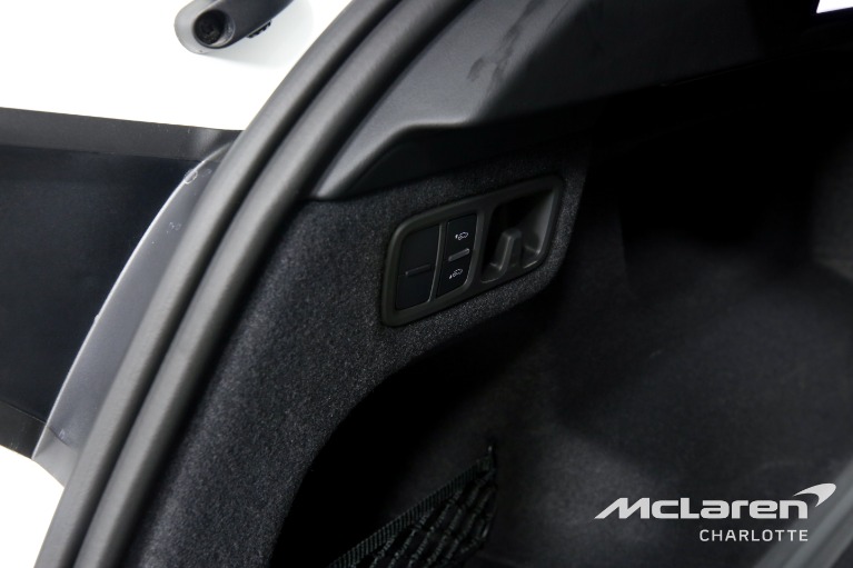Used-2022-LAMBORGHINI-URUS