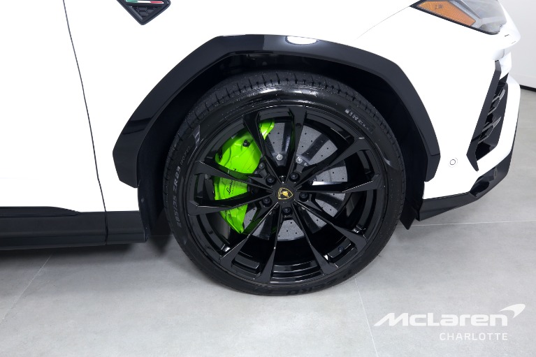 Used-2022-LAMBORGHINI-URUS